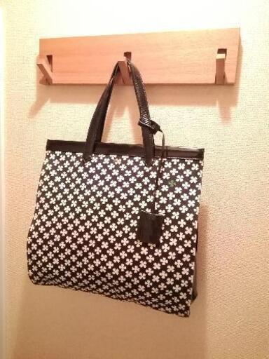 殆ど未使用品。YSL　イヴ サンローラン　稀少限定品　クローバー柄　トートバッグ