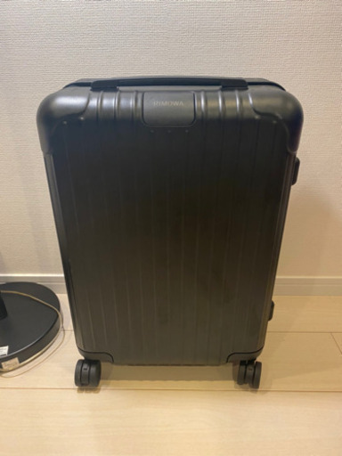 リモワ　スーツケース　定価8.8万円　小傷あり