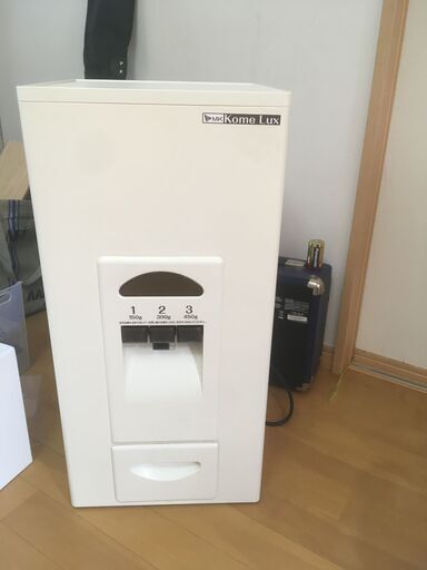 [エムケー精工] 米びつ 米容量33kg 幅31cm 【日本製】 ワンタッチ軽量機能付き コメラックス RC-333W 完成品