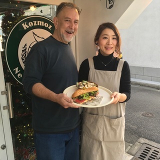 ハンバーガーカフェスタッフ募集🎵フロアスタッフ 　時給1000円~