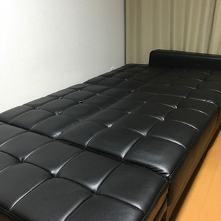 値下中 ソファーベッド ソファー ベッド 黒 合皮 アーティフィシャルレザー オットマン 付き 収納可 高級 感 足の取り外し可 アームレスト付け替え可  - 家具