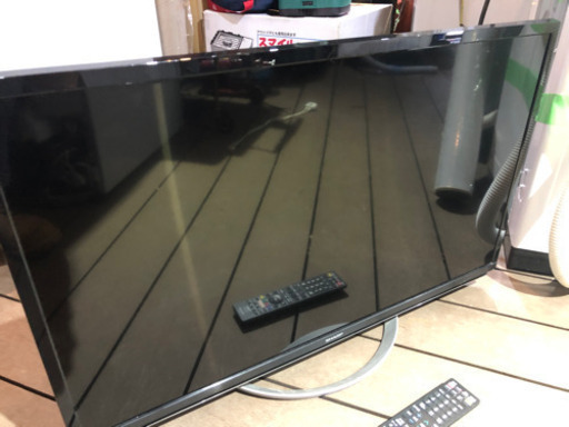 【動作品】SHARP シャープ AQUOS 液晶カラーテレビ LC-32W5 2018年製 B-CASカード リモコン付き 中古