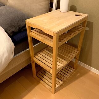 【ネット決済】IKEA ベッドサイドテーブル サイドテーブル M...