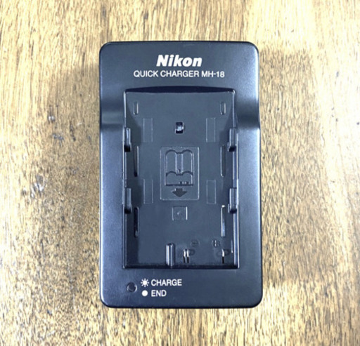 美品 : バッテリー付★バッテリー充電器 NIKON QUICK CHARGER MH-18 (ニコン D700 D300S D300 D200 D90 D80 D70S D50