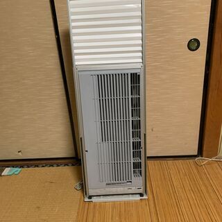 季節、空調家電 2009年製 コロナ 窓用エアコン 枠付・リモコン有