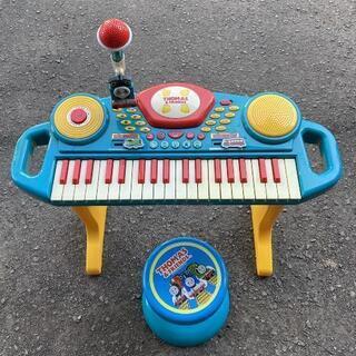 トーマス
ピアノのおもちゃ
