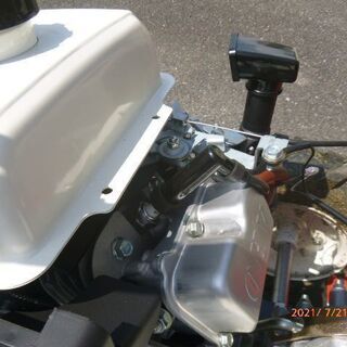 自走式草刈機　共立オートモアＡＭ73Ｂ　未使用　草刈りが楽ちん　　　良い出物かも