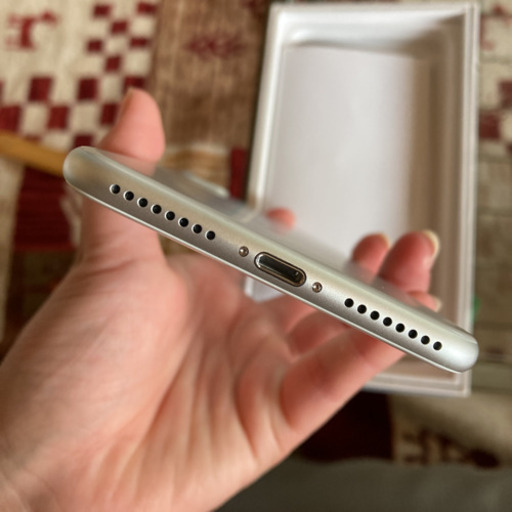 [ジャンク]iPhone 7 Plus Silver 32 GB au
