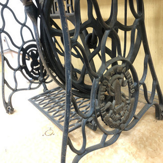 😚SINGER 😚おしゃれなミシンとミシン台セット 網目 鉄脚