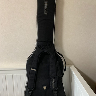 Fender(フェンダー)ベースギター 品ケース付き　サビ、ステッカー跡あり