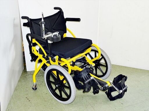 山口)下松市より　足こぎ車椅子(Mサイズ)ソリッドイエロー　耐荷重100㎏ 対応身長145～180㎝　BIZHG22H