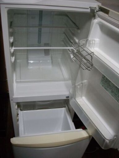 【引き取り決まりました】【美品】省エネ適合　冷凍室広い冷蔵庫135L