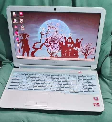 LIFEBOOK(FUJITSU)/Core i5/SSD180GB/メモリ4G/ホワイト