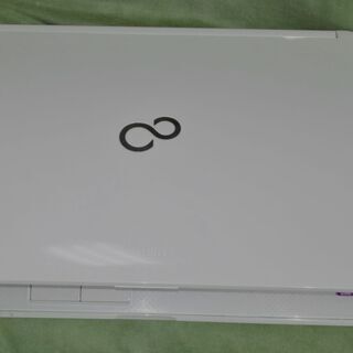 LIFEBOOK(FUJITSU)/Core i5/SSD180GB/メモリ4G/ホワイト