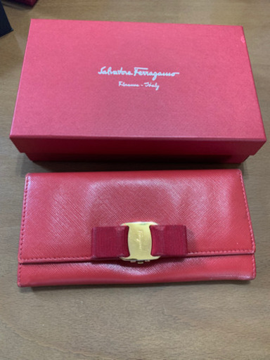 フェラガモ　長財布