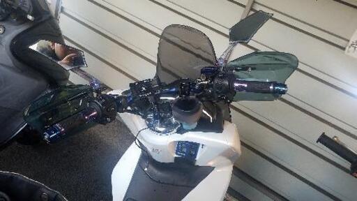 PCX125 JF56 ベリアルカスタム　白　決まりました。