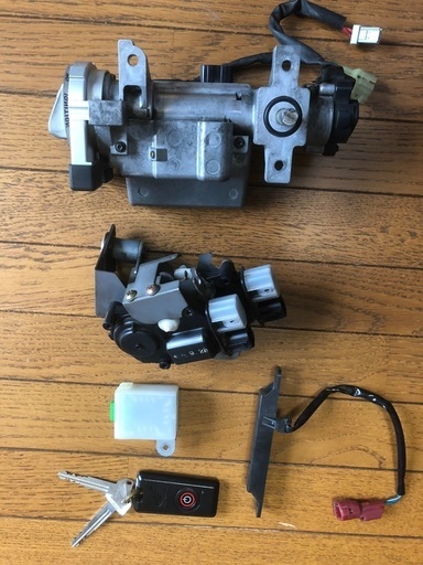 フォルツァZ mf08純正キーレスユニット一式