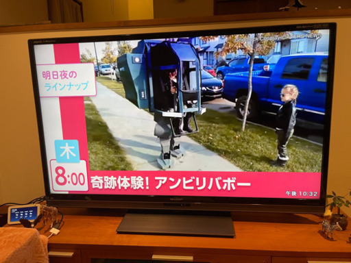 シャープ　液晶テレビ　LC-60L5  60インチ　一部薄く変色有