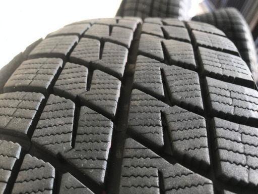 スタッドレスタイヤ バリ山 175/65R14