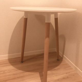 カフェテーブル　φ60cm、高さ70cm