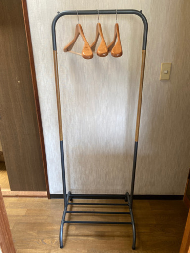 美品 ニトリハンガーラック洋服かけ組み立て式黒 カシコム 水城の収納家具 タンス 衣類収納 の中古あげます 譲ります ジモティーで不用品の処分