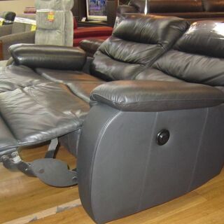 R245 NITORI 黒本革 電動リクライニングソファ、二人掛け、良品・美品