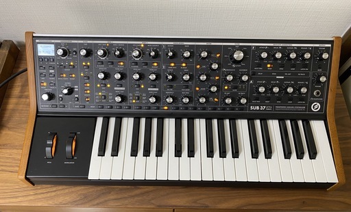 Moog Sub37 Tribute Edition (箱、カバー、取扱説明書、保証書付)