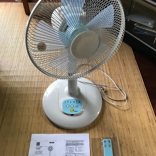 30cmリビング扇風機　リモコンと取説付　埼玉県狭山市引き取り歓迎