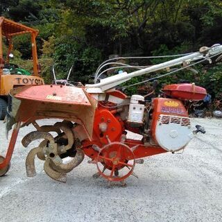 その他 畝上げ機　ガソリンエンジン　5馬力！！　左右に土を飛ばす事ができます！！