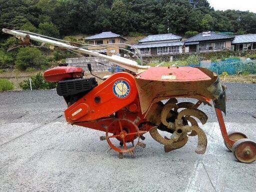 畝上げ機　ガソリンエンジン　5馬力！！　左右に土を飛ばす事ができます！！ 畝上げ機 ガソリンエンジン 5馬力！！ 左右に土を飛ばす事ができます