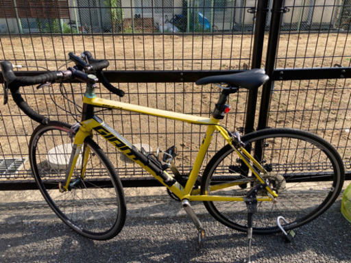 ジャイアント　デファイ4 ライト　テールライト　ミニU字ロック簡易空気入れ　自転車たて付き
