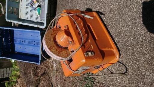 水砥石、プロ用‼️(縦型砥石)メーカーはコトブキ、鎌、包丁