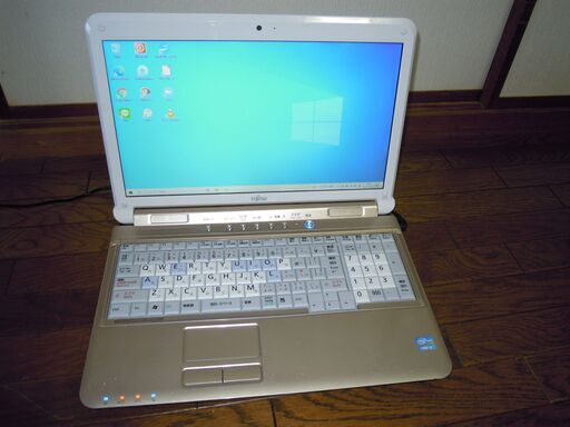 綺麗Win10★富士通 LIFEBOOK AH/R4H★第二世代Core i5/無線wifi/カメラ・マイク内蔵/DVD/6GB/750GB/Office