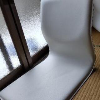 ニトリの白い座椅子２個セット