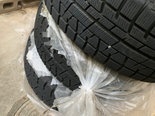 今月中取引できる方大歓迎！】【冬タイヤ】ホイール付き 4本セット  