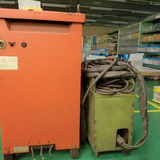 CO2　半自動溶接機　格安で譲ります。！更に値下げしました！