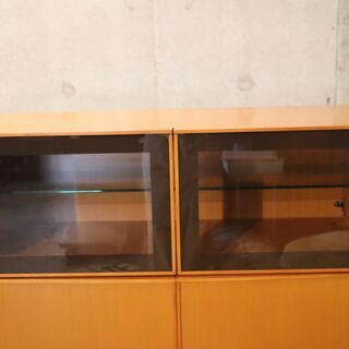 arflex(アルフレックス)のCOMPOSER(コンポーザー) キャビネットです。ナチュラルな質感とシンプルなデザインはスタイリッシュなインテリアや北欧スタイルの本棚や食器棚にもおススメです！