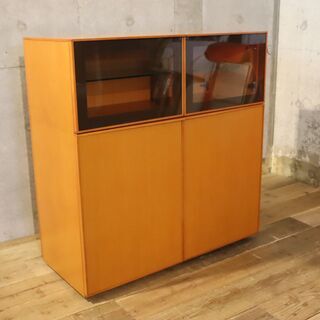 arflex(アルフレックス)のCOMPOSER(コンポーザー) キャビネットです。ナチュラルな質感とシンプルなデザインはスタイリッシュなインテリアや北欧スタイルの本棚や食器棚にもおススメです！