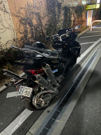 3本出しマフラー　フォルツァz mf08 前期　カスタム　ロンホイ　値下げ受付中