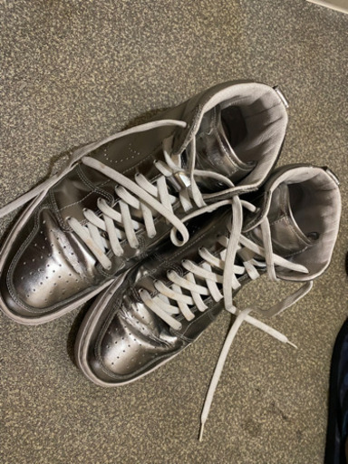 Nikeシルバーハイカットスニーカー なほ 中野坂上の家具の中古あげます 譲ります ジモティーで不用品の処分