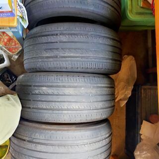 ADVANデシベル4本V551残溝約3ミリ245/45r18発送...