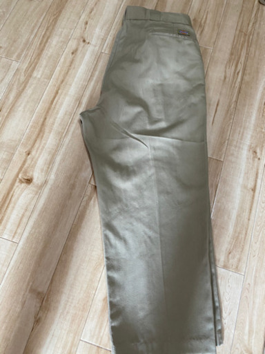 Dickiesチノパン