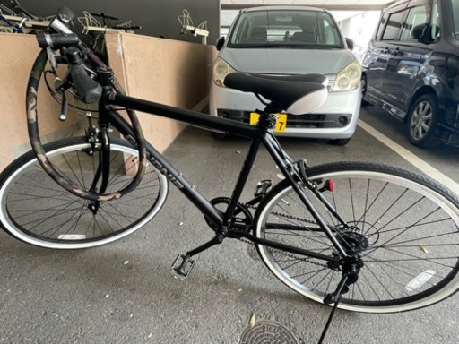 【決まりました‼︎】ほぼ新品　マットブラック　クロスバイク 自転車26・6SP シマノ 6段変速