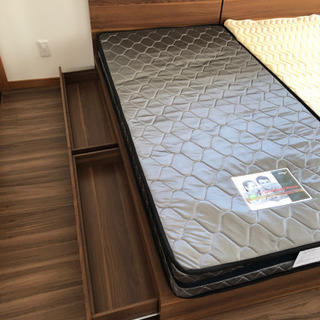 （お話中）新品同様ベット（マットレス付）
