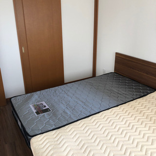 （お話中）新品同様ベット（マットレス付）