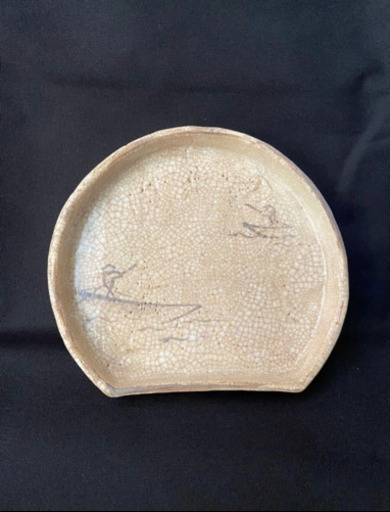 交渉可　志野焼き　古志野　小皿　肉球　寝待月　絵志野　箱無し　骨董　古美術　脚付　NO.２