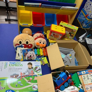 【無料であげます】幼稚園児、保育園児向けおもちゃ&本棚セット