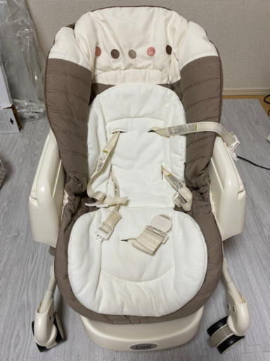 コンビ　電動ハイローチェア　ネムリラ　エッグショック　＆　食べこぼしガード2枚付き