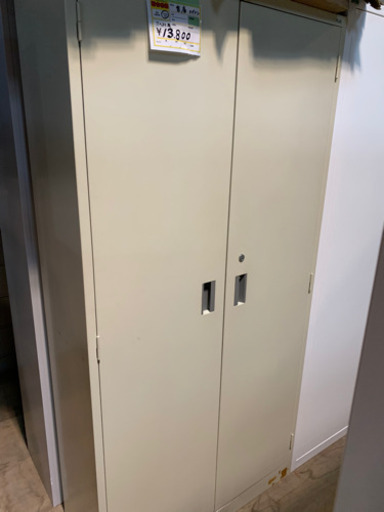 ☆中古品　事務用書庫　鍵無し　メーカー:プラス　880x450x1890mm☆