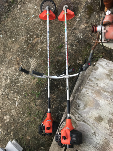 草刈機(刈払機)感動品　使用少ない　刃は錆びてますが新品可能